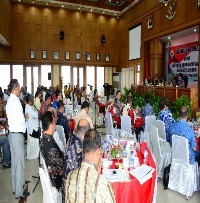Suasana Diskusi Panel yang diikuti oleh Kepala Daerah dan Jajarannya pada Kabupaten, Kota se-Provinsi Maluku
